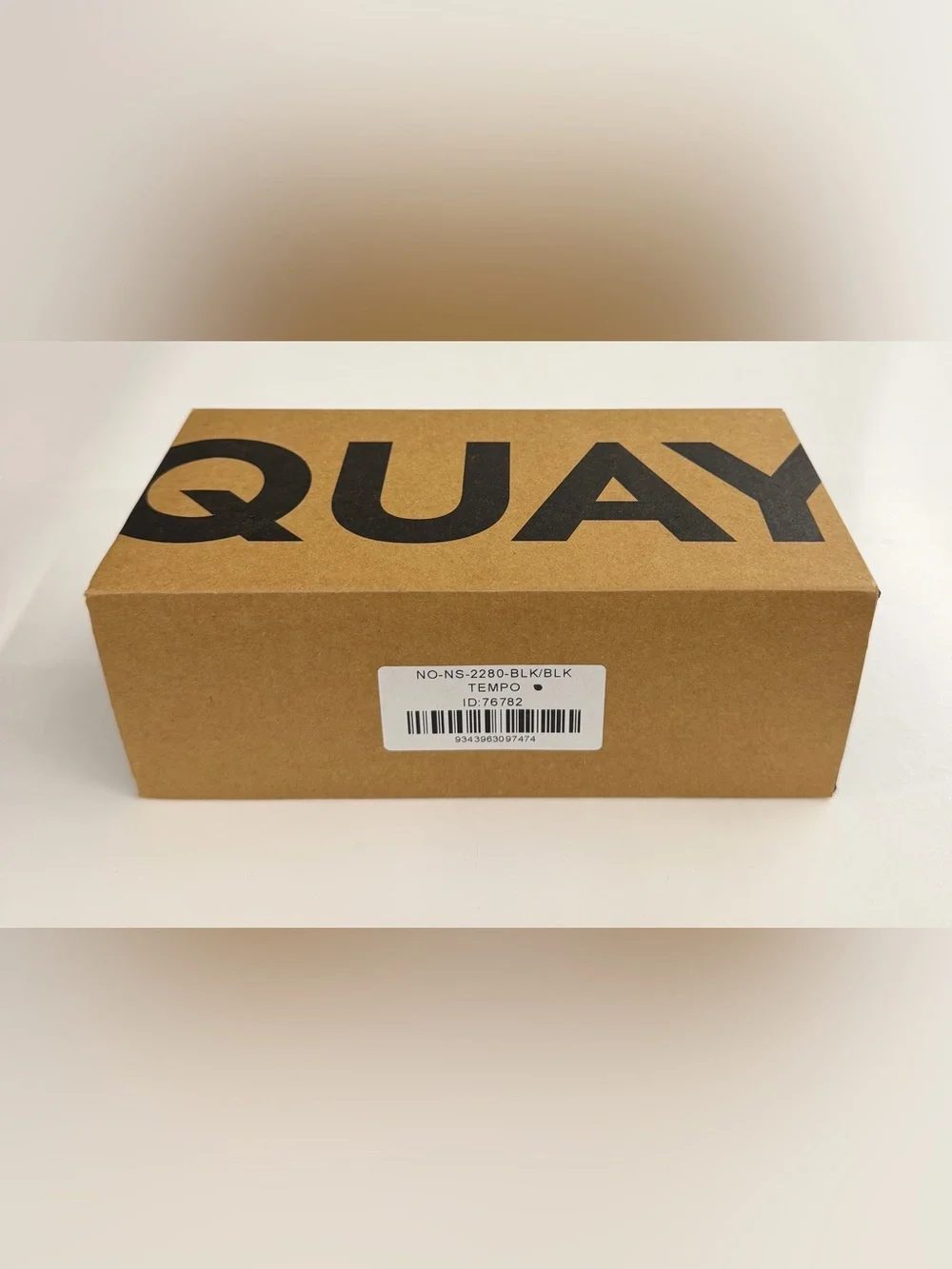 QUAY AUSTRALIA TEMPO COLOR: Black Frame / Black Lens